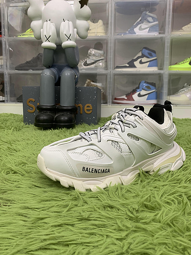 OK batch Balenciaga Track White Black 542023 W3AC1 9010