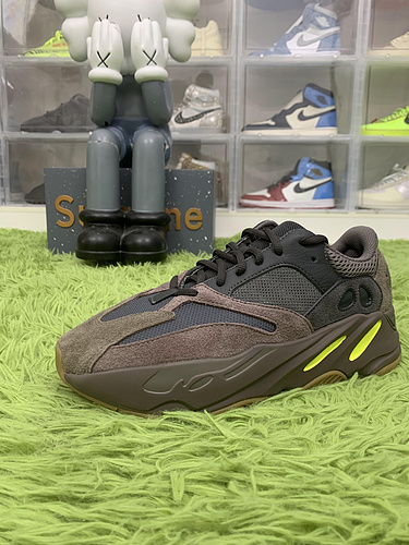 LW Batch adidas Yeezy Boost 700 Mauve EE9614