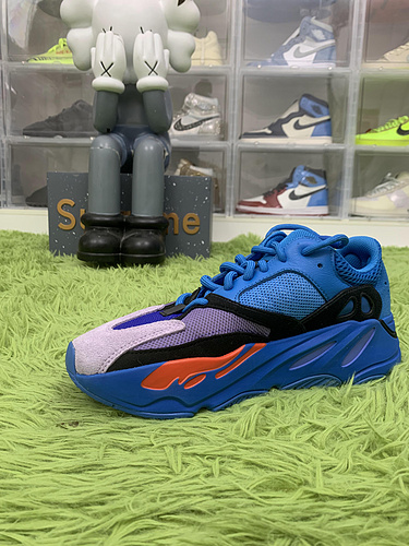 LW Batch adidas Yeezy Boost 700 Hi-Res Blue HP6674