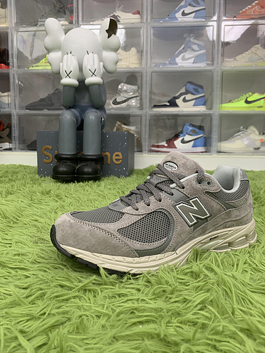 M batch New Balance 2002R Marblehead Light Aluminum ML2002RC