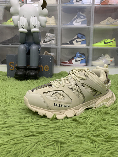 OK batch Balenciaga Track Beige 542023 W2LA2 9110