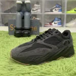 LW Batch adidas Yeezy Boost 700 Utility Black FV5304