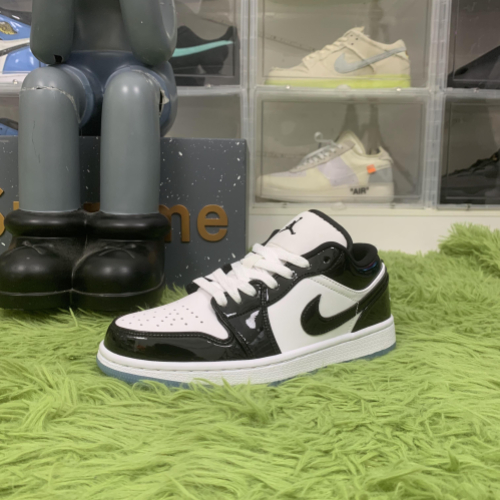 Jordan 1 Low SE Concord