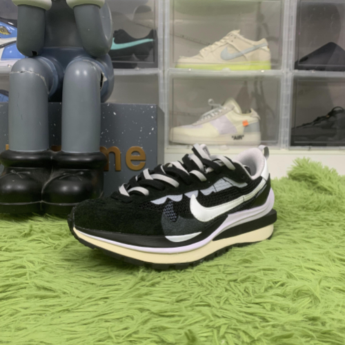 Nike Vaporwaffle sacai Black White