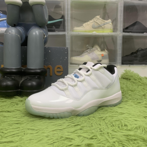 Jordan 11 Retro Low Legend Blue