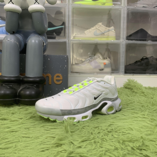 Nike Air Max Plus Retro Air Max Logos