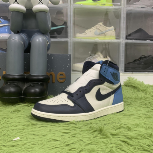 Air Jordan 1 Retro High OG 'Obsidian'