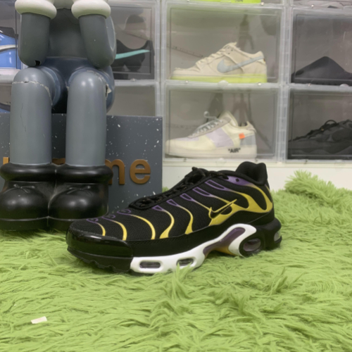 Nike Air Max Plus 'Black University Gold Viotech'