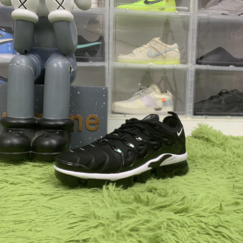 Nike Air VaporMax Plus Overbranding Black