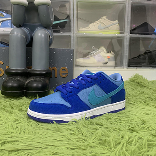 Nike SB Dunk Low Blue Raspberry DM0807-400