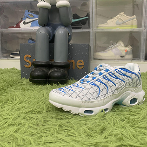 Nike Air Max Plus Marseille FQ2397-100