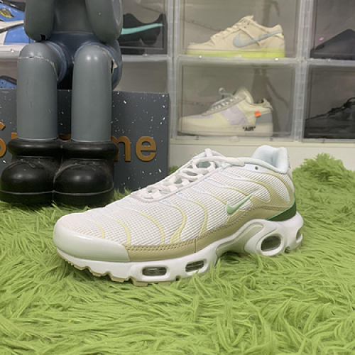 Nike Air Max Plus Light Bone Honeydew Alligator DX8954-001