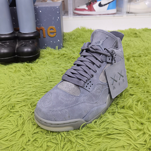 GX Batch KAWS x Air Jordan 4 Retro ‘Cool Grey’930155 003