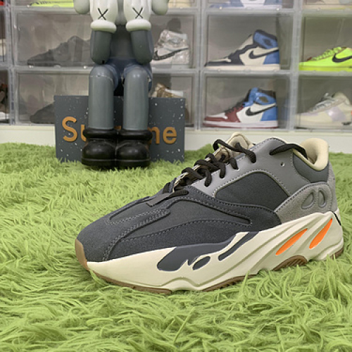 LW Batch adidas Yeezy Boost 700 Magnet FV9922